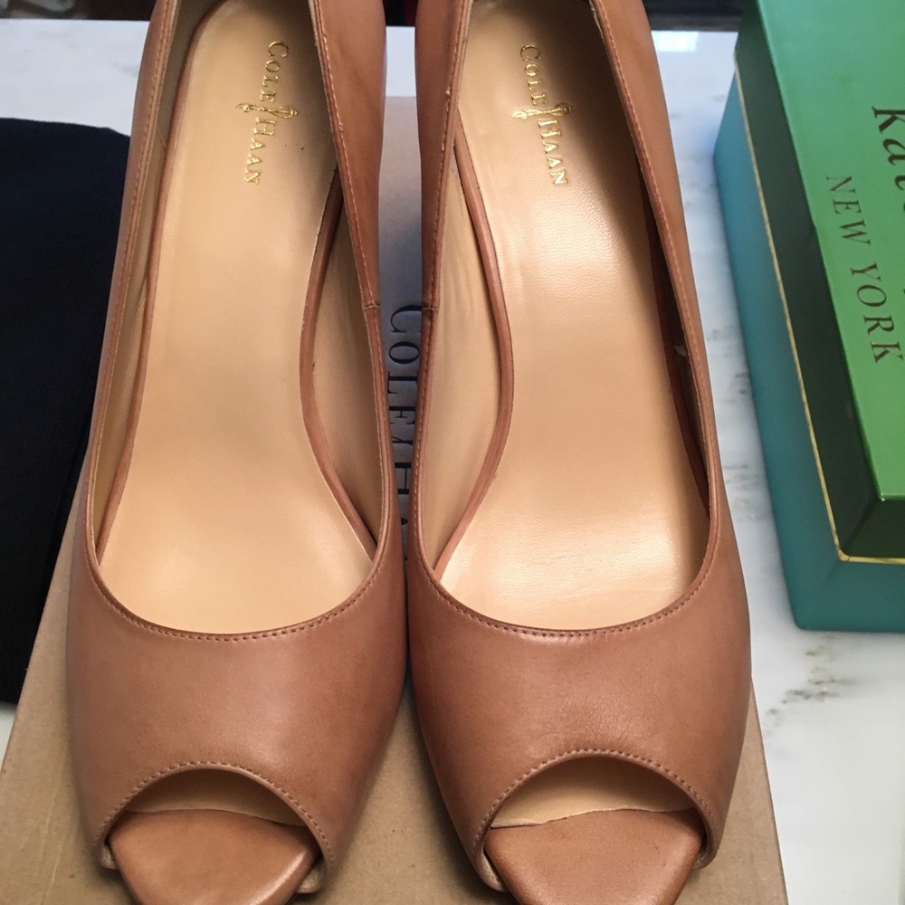 Open toe leather pumps